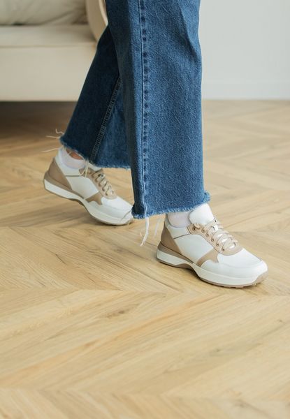 Легкі жіночі шкіряні кросівки білі з капучіно 3983OPTION23830 фото