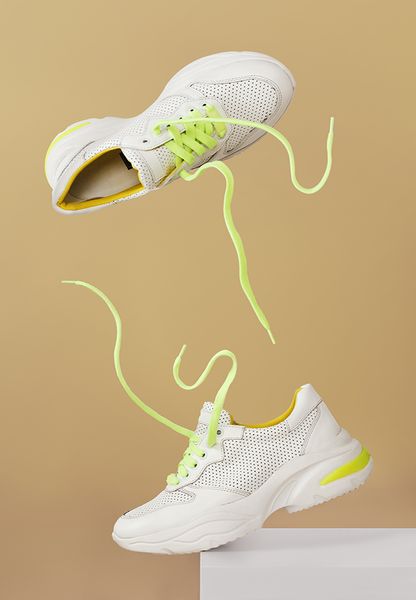 Шкіряні білі перфоровані кросівки з жовтими вставками 3710OPTION21346 фото